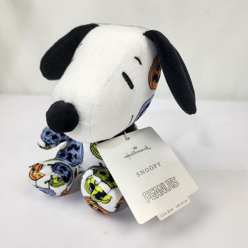 Snoopy Hallmark Plush Stuffed Dog Peanuts Halloween Great Pumpkins 6" NWT